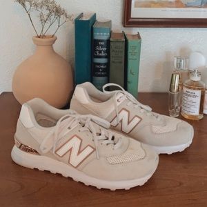 New balance tennis shoes
